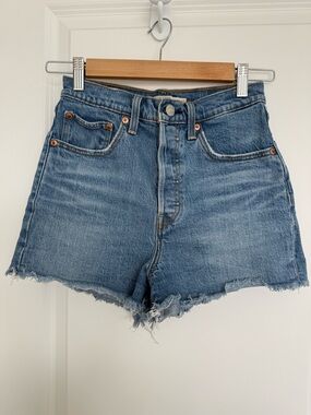 LEVI'S | Ribcage Short - Size 27